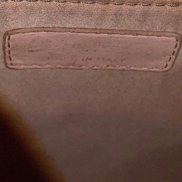 CHANEL Caviar GST (Beige) - Picture 7 of 17